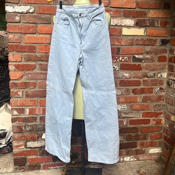 H&M Denim - H&M Divided Baby Blue Wide Leg Jeans size 4